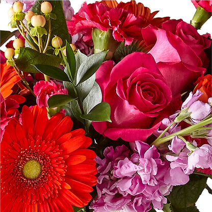 Bouquet mixte conçu par un fleuriste